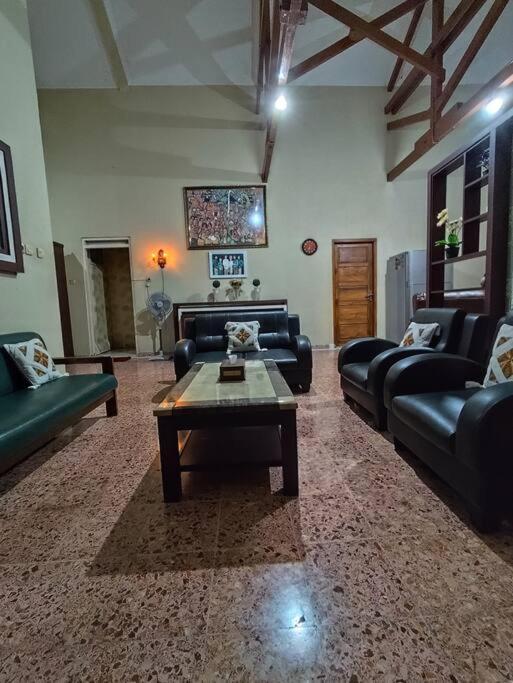 Niki Mawon Homestay Kejayan Екстериор снимка